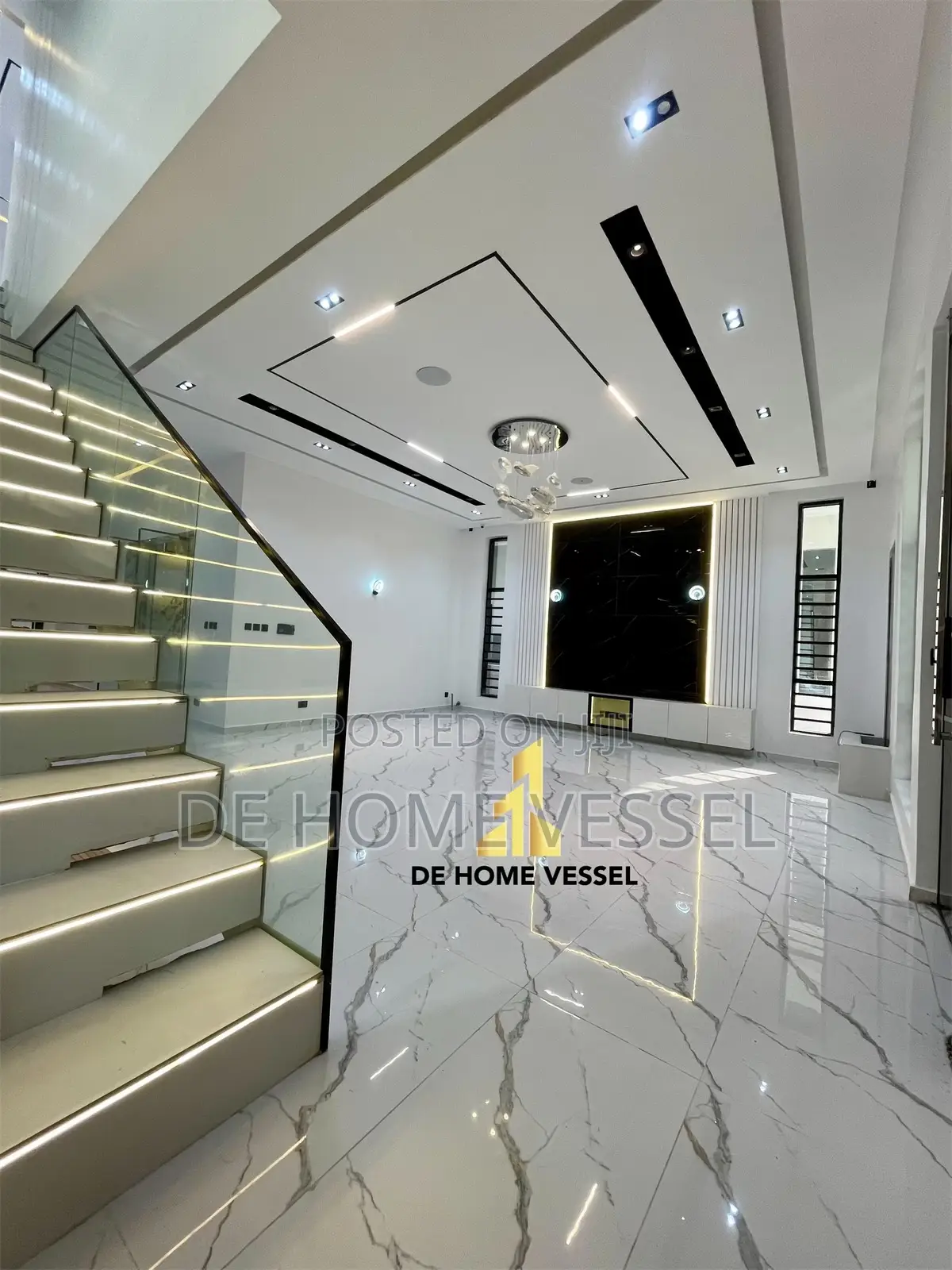 5bdrm Duplex in Chevron for sale