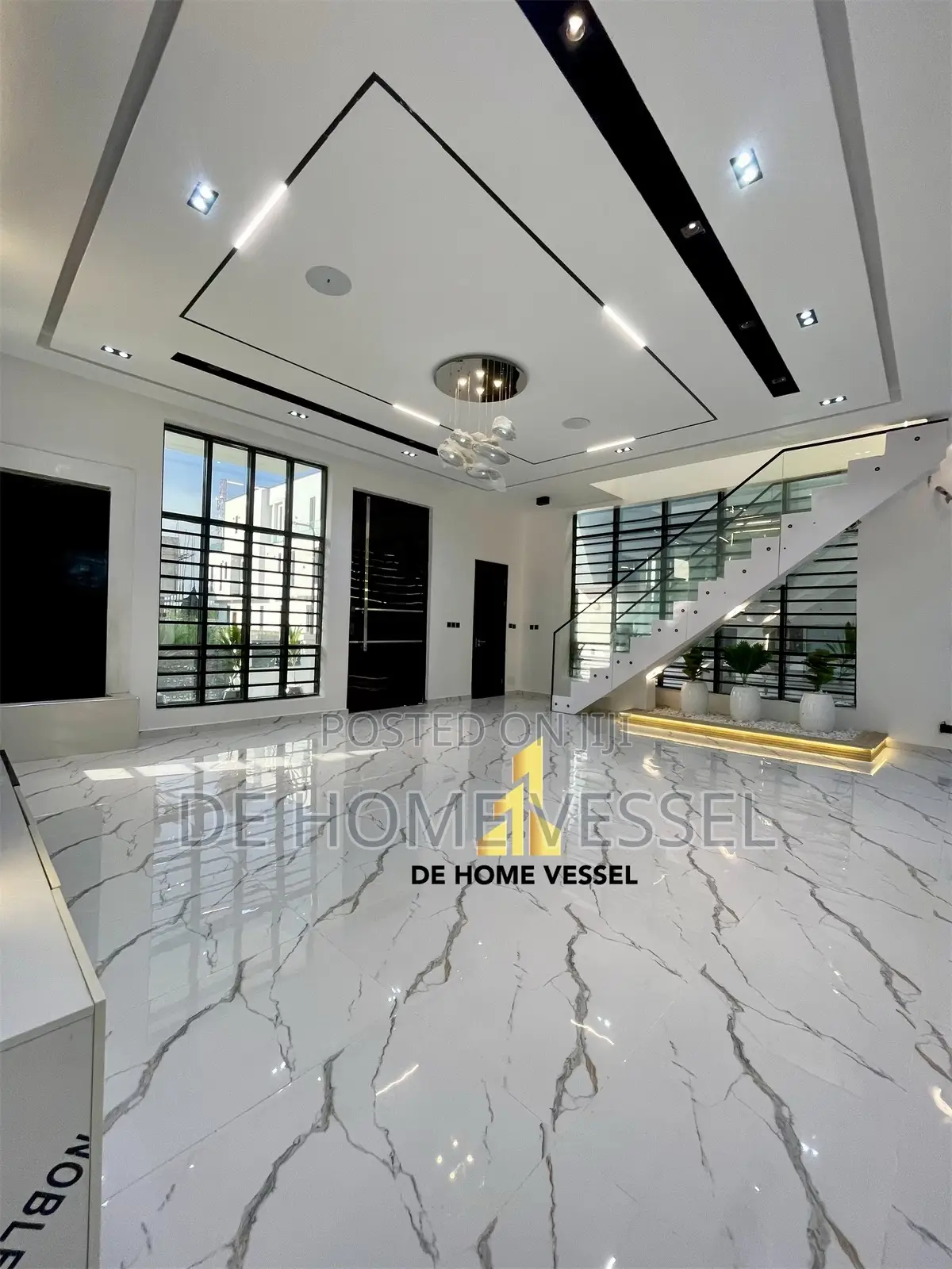 5bdrm Duplex in Chevron for sale
