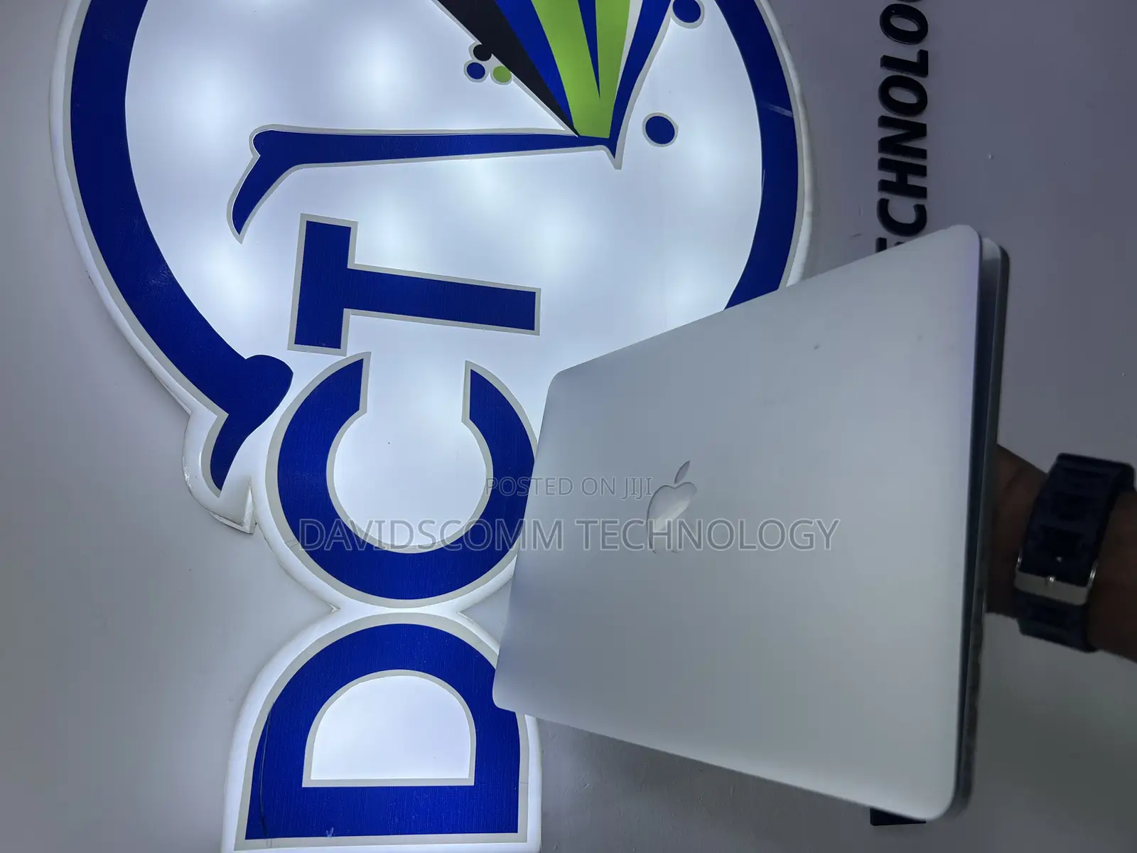 Laptop Apple MacBook Pro 2015 16GB Intel Core I5 SSD 256GB