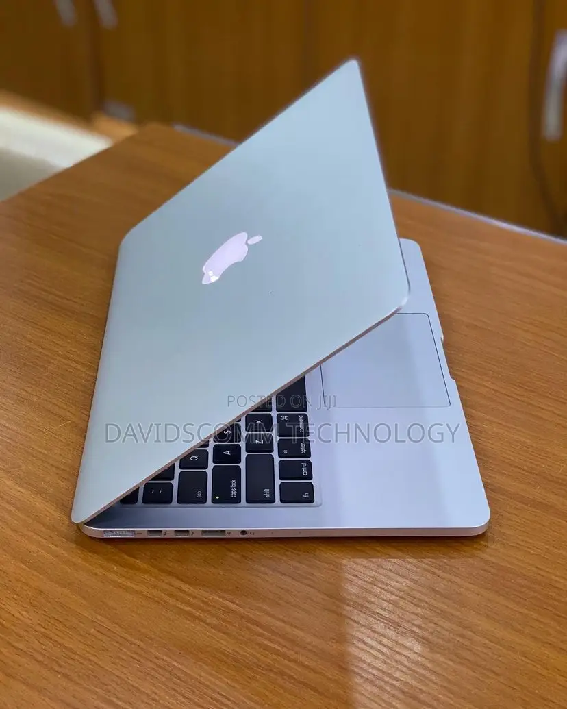 Laptop Apple MacBook Pro 2015 16GB Intel Core I5 SSD 256GB