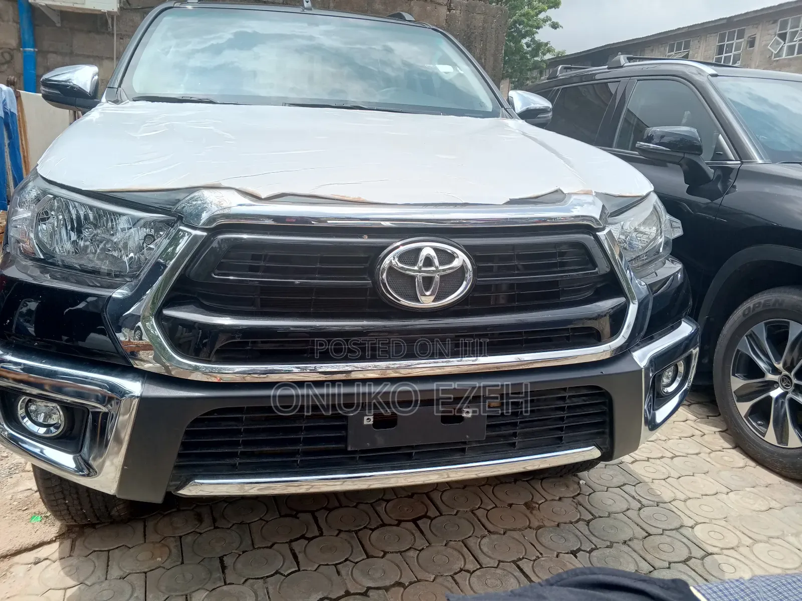 New Toyota Hilux 2023 Black