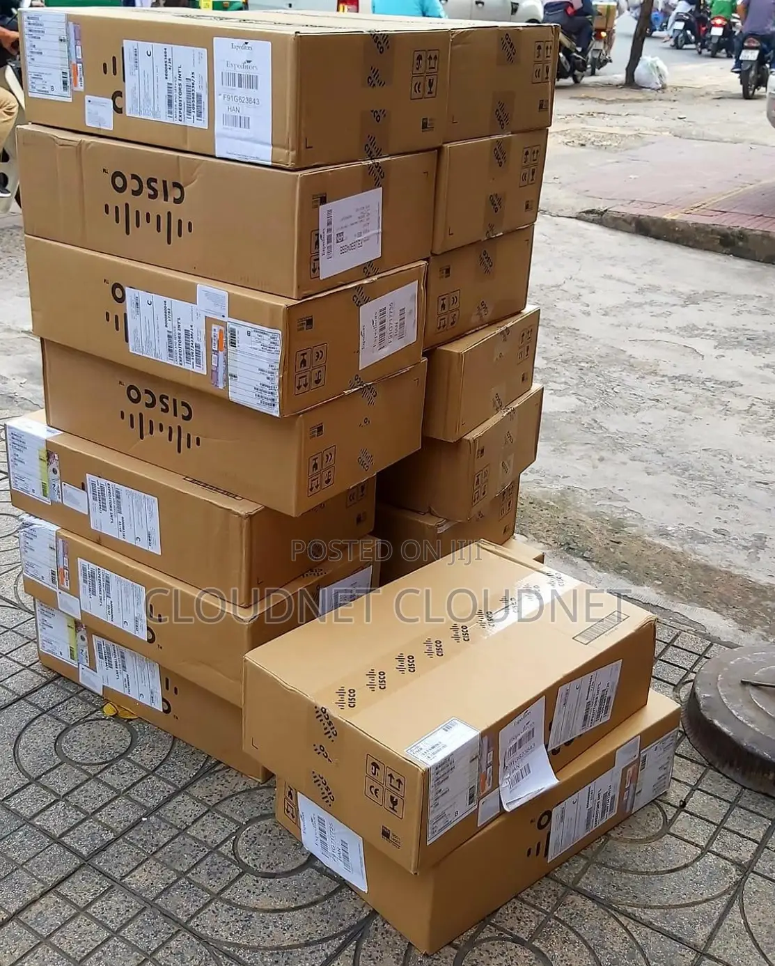 Cisco C1000-24t-4g-L