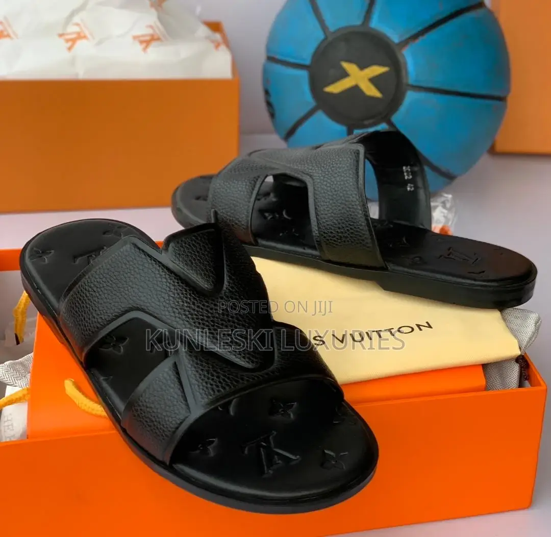 Original Louis Vuitton Men Logo Leather Slippers Collection