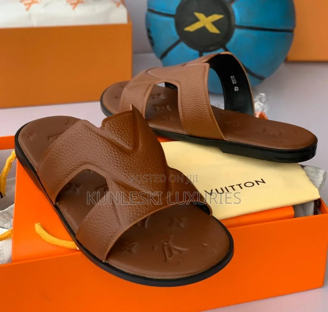 Original Louis Vuitton Men Logo Leather Slippers Collection