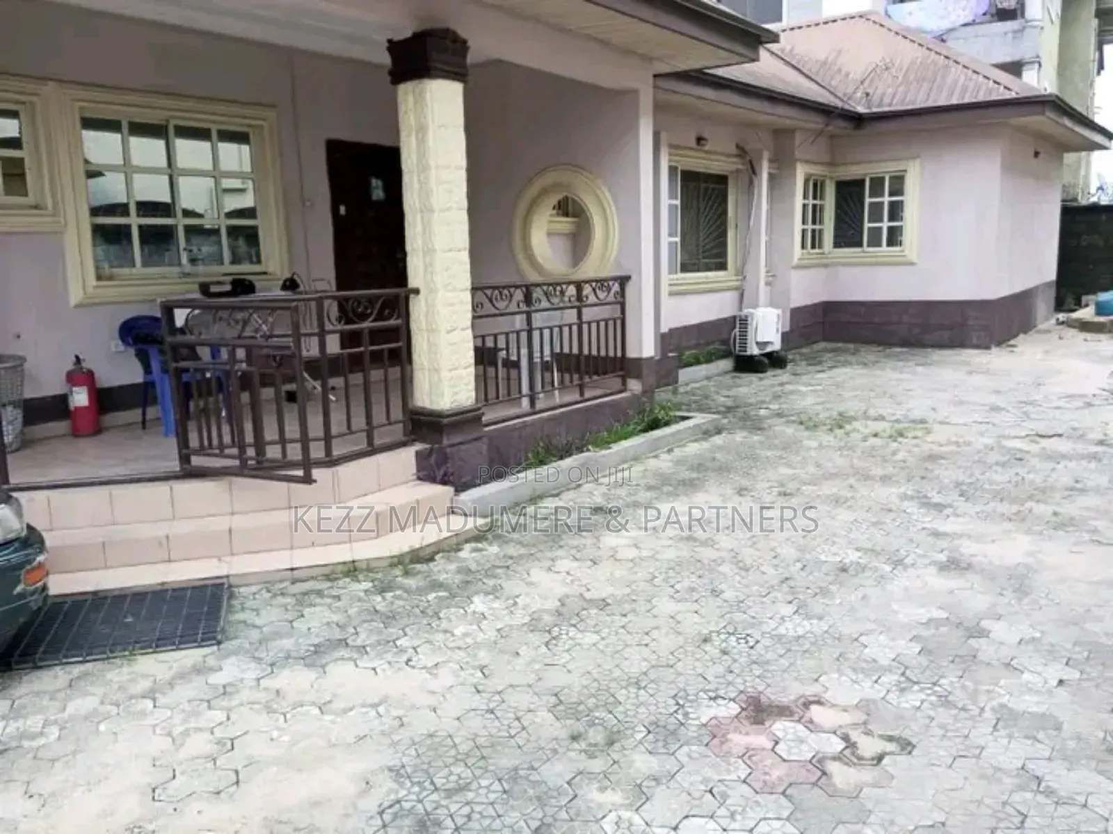5bdrm Bungalow in Elelenwo , Port for sale