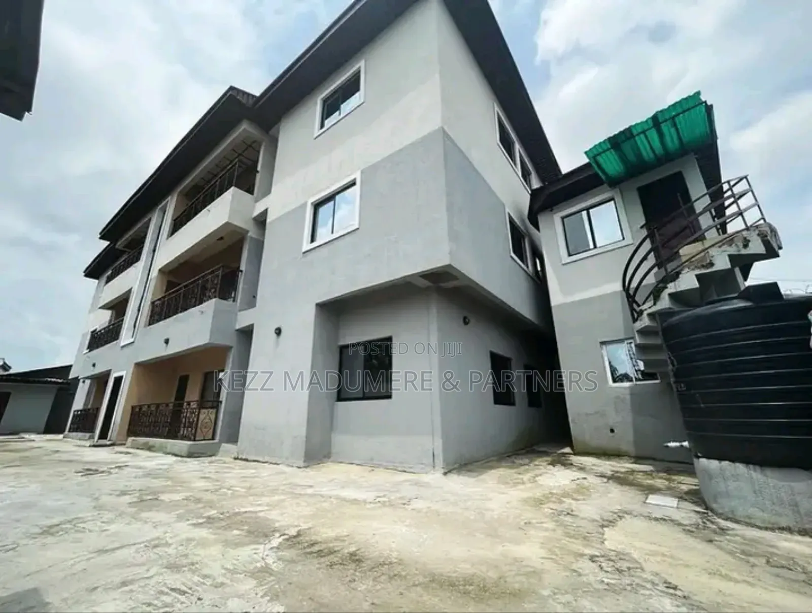 6bdrm Block of Flats in Within Wimpy, Port-Harcourt for sale