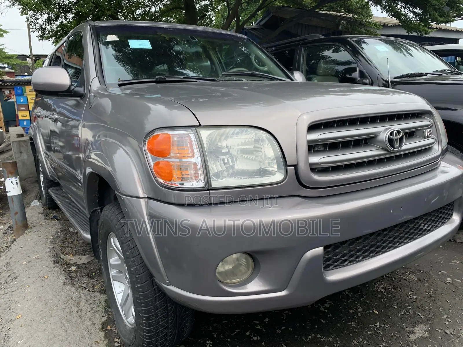 Toyota Sequoia 2004 Gray