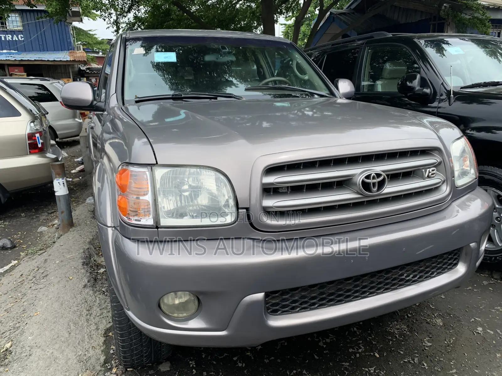 Toyota Sequoia 2004 Gray