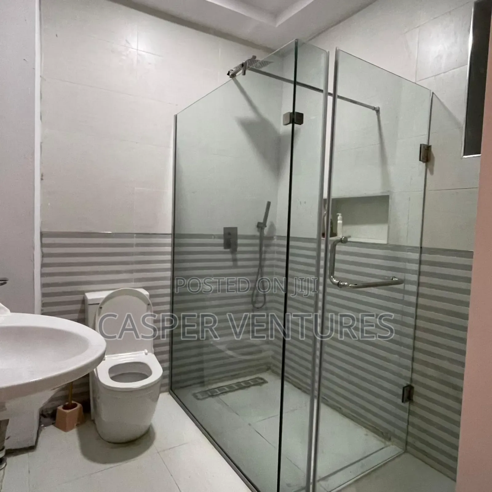 Colorfuly and Enchanting 2bed