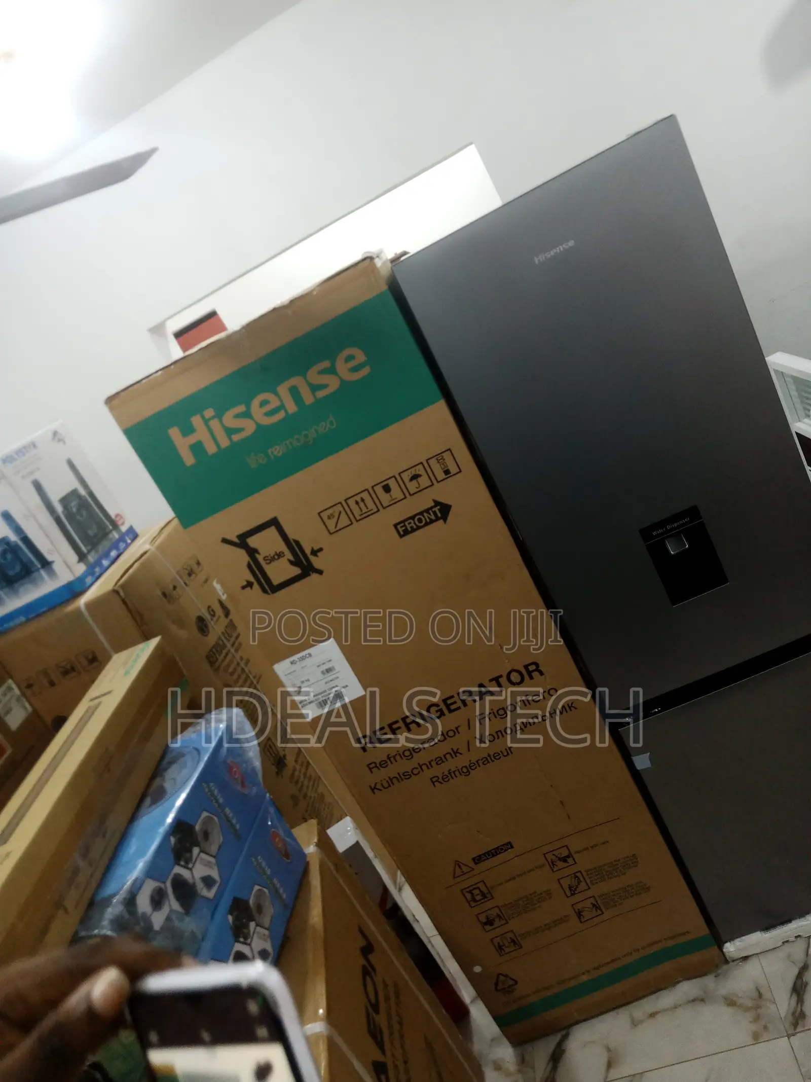 Hisense Refrigerator With Water Dispenser - 264L Double Door