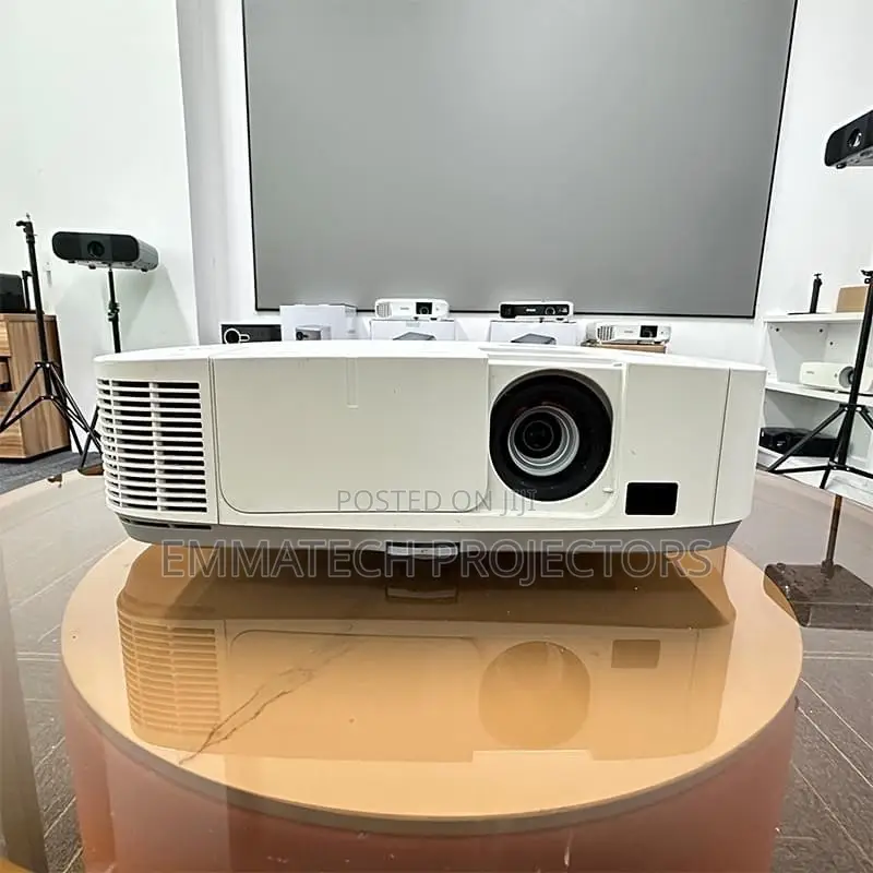 4000 Lumens Daylight Nec Projector