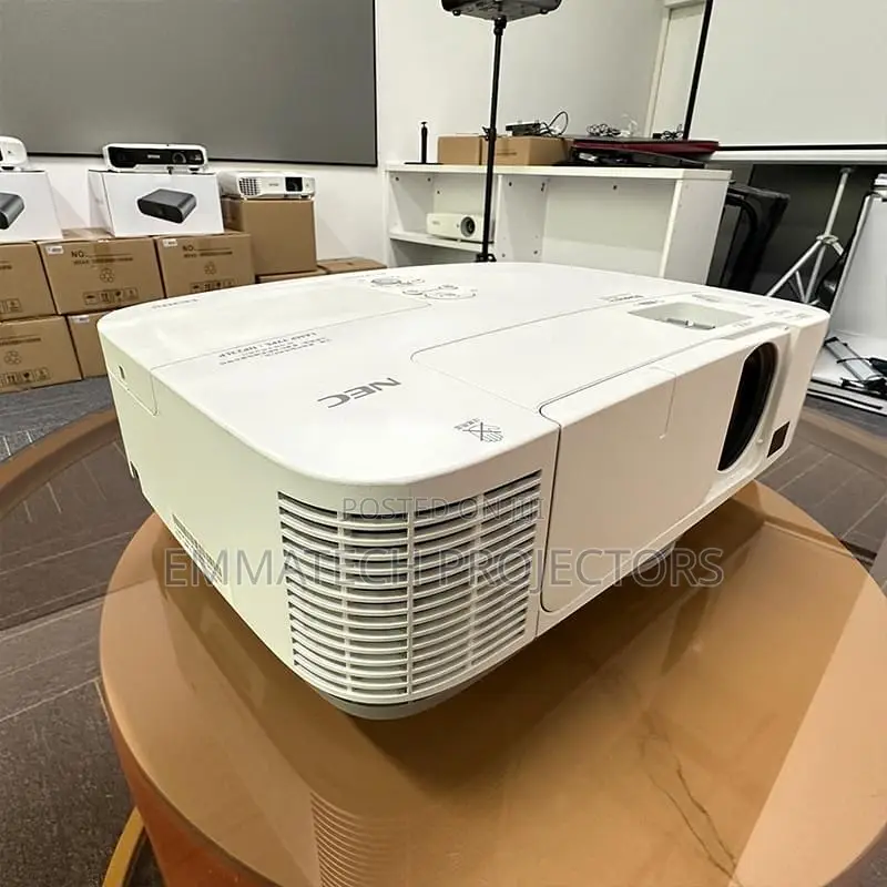 4000 Lumens Daylight Nec Projector