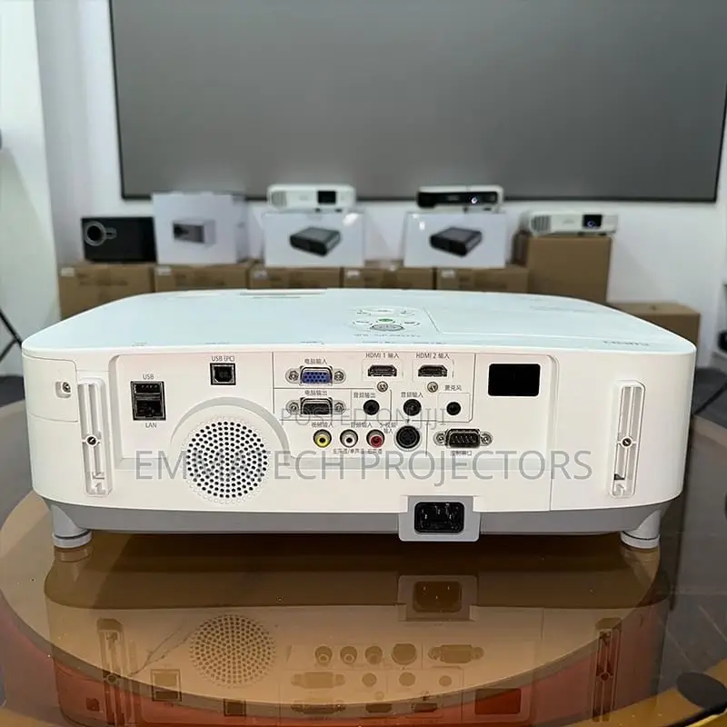 4000 Lumens Daylight Nec Projector