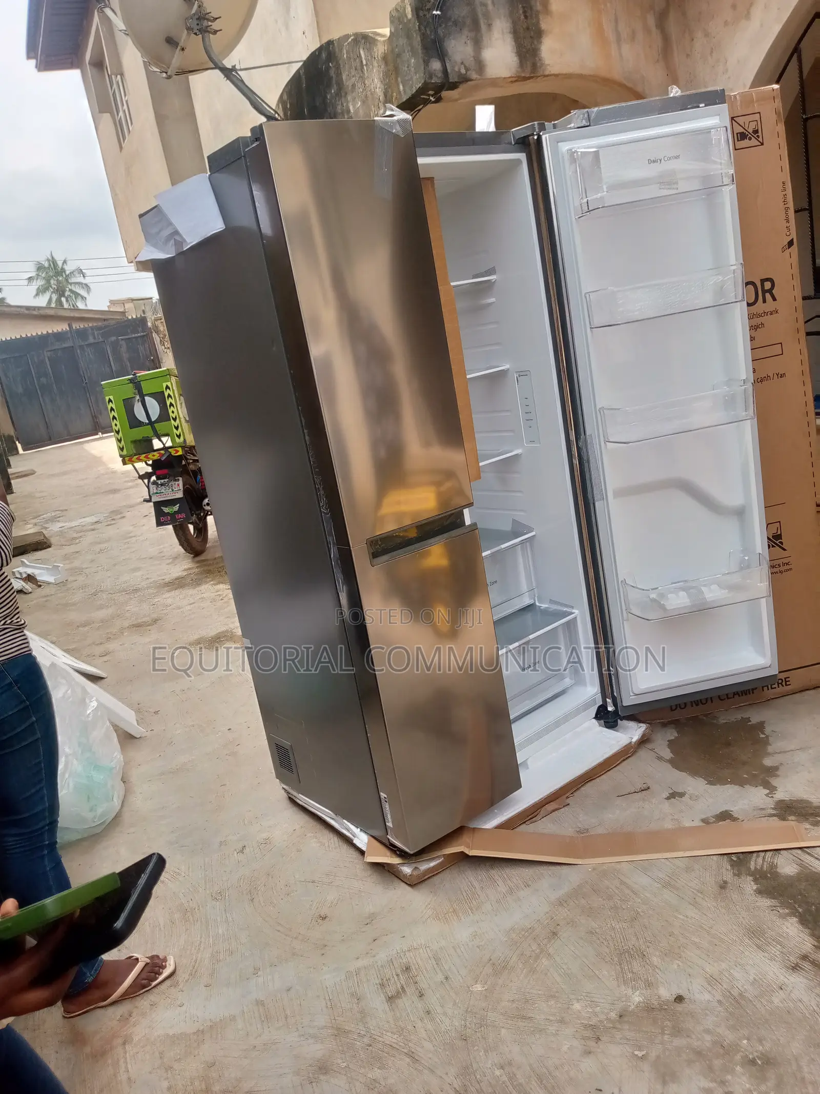 Side by Side LG Refrigerator Is Available 