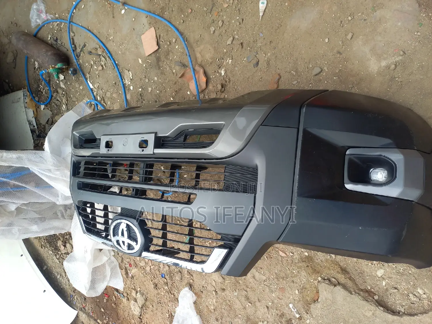 Complete Front Bumper Toyota Hilux 2022 Available Dm