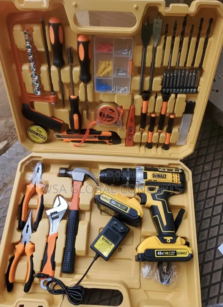 48 Volts Dewalt Screw Machine With Tool Set