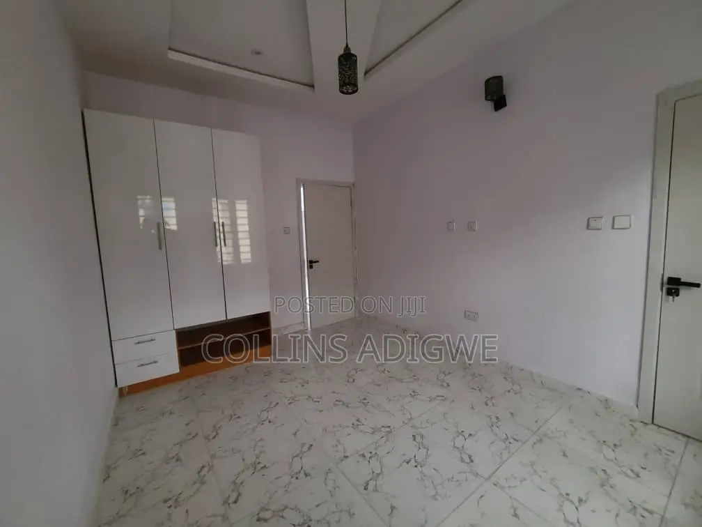 4bdrm Duplex in Oral Estate Chevron for sale