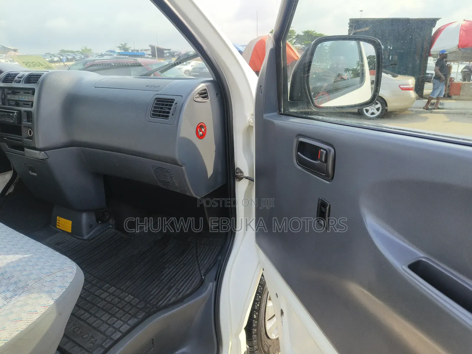 Toyota HiAce 2002 White