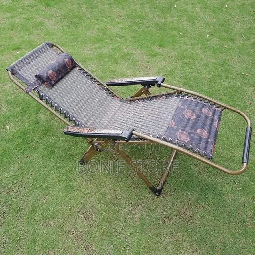 Folding Adjustable Relaxing/Reclining Chair
