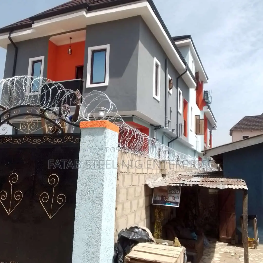 Hot Dipped Galvanise Security Fence