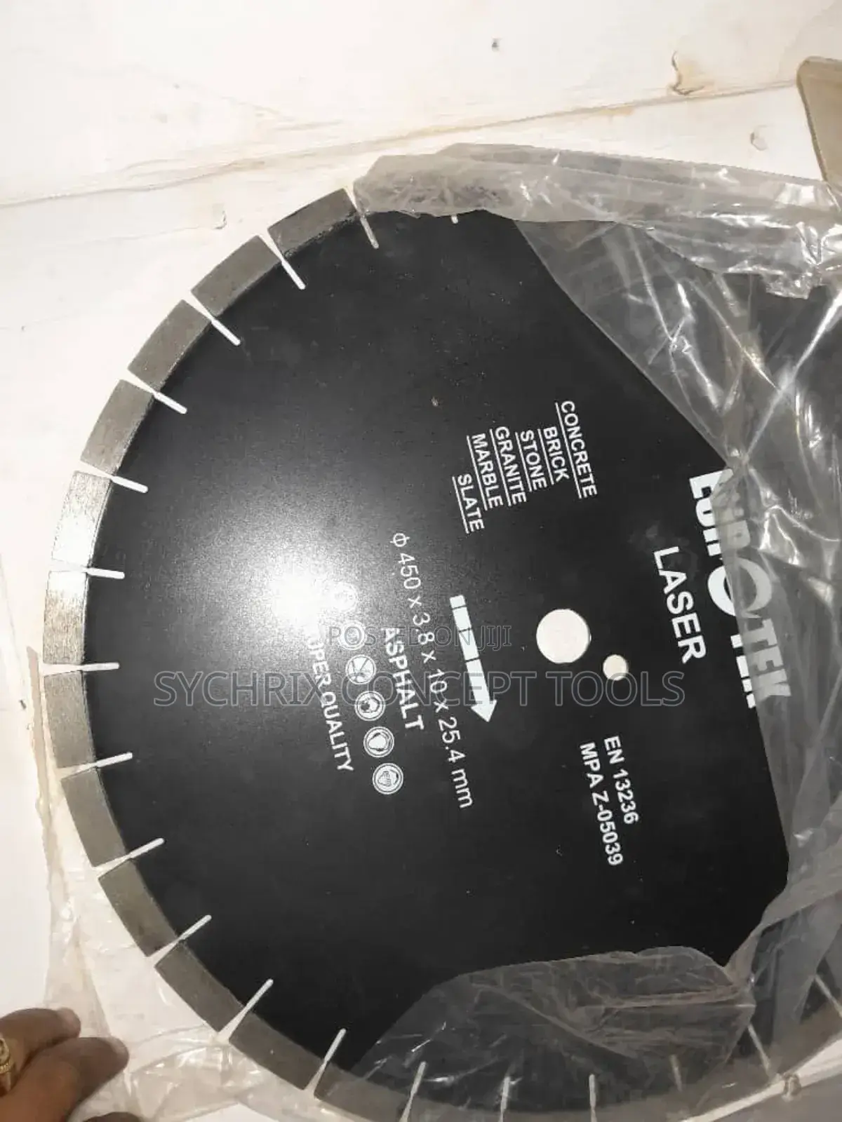Concrete ,Brick,Stone,Granite and Marble Cutting Blade 18"