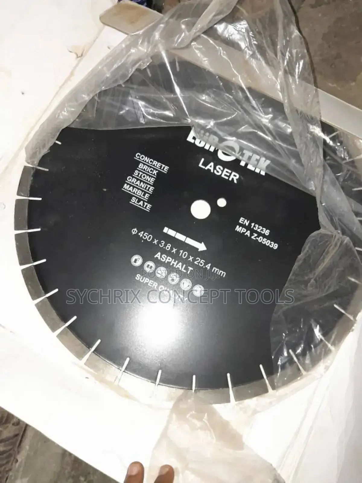 Concrete ,Brick,Stone,Granite and Marble Cutting Blade 18"