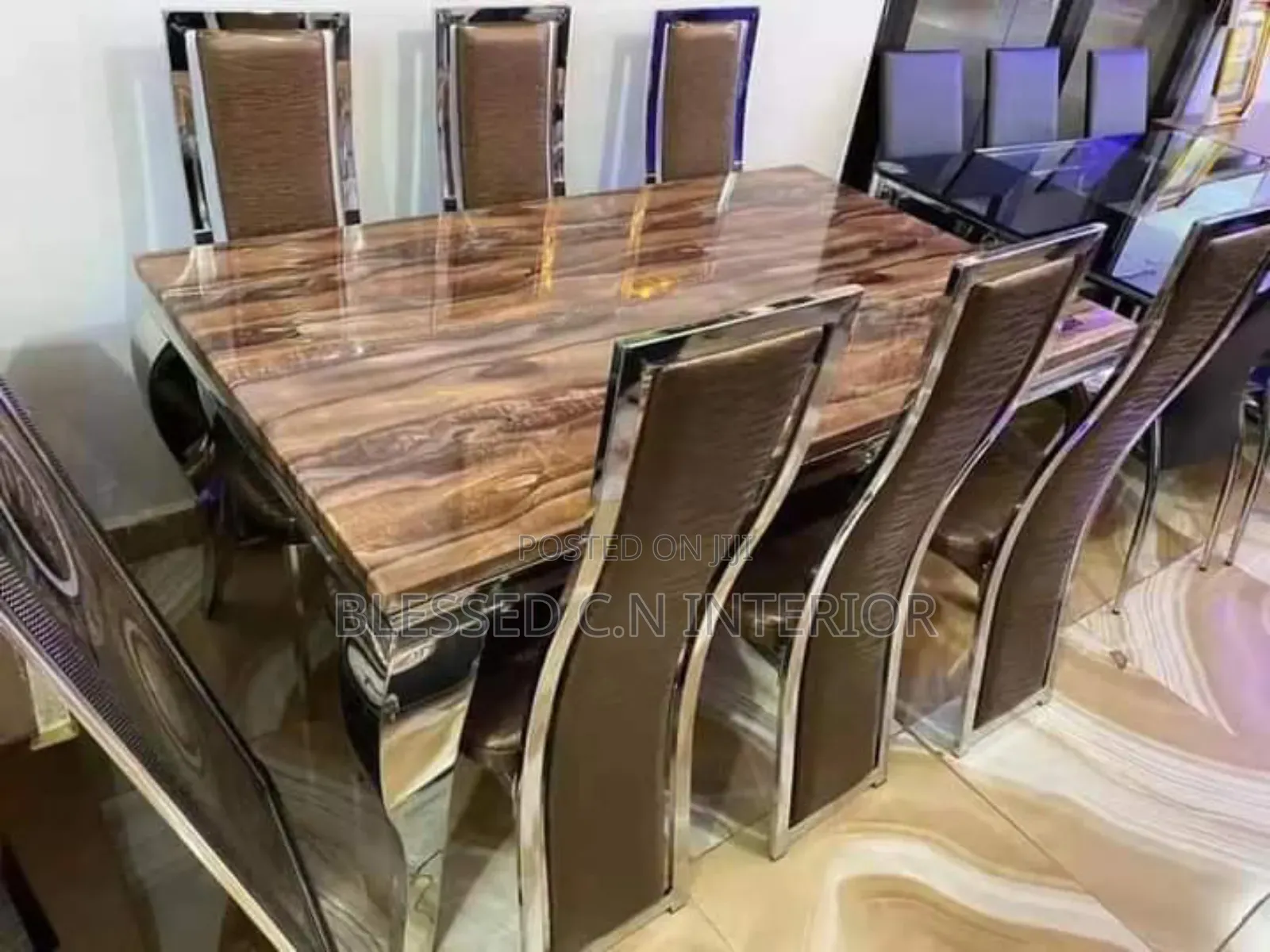 Classic Dinning Table by 6 Set