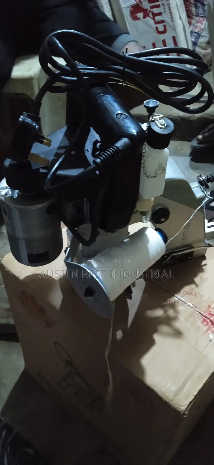 Bag Closer Machine