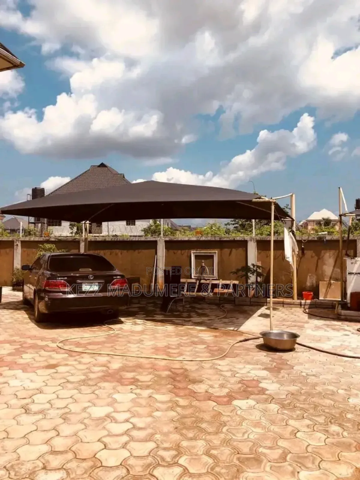 4bdrm Duplex in Umuosu Naze , Owerri for sale