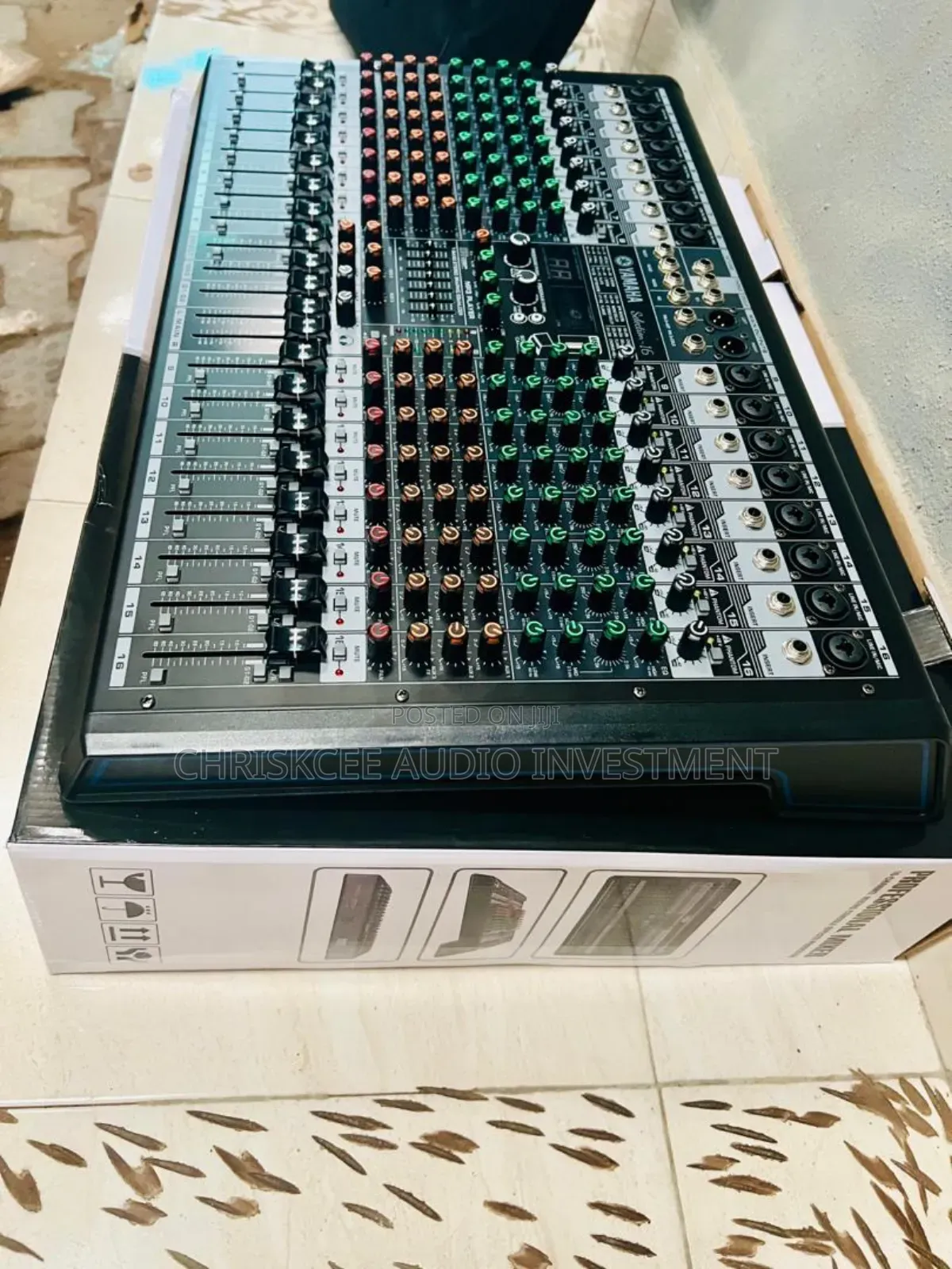 Yamaha Professional 16 Channel Mixer