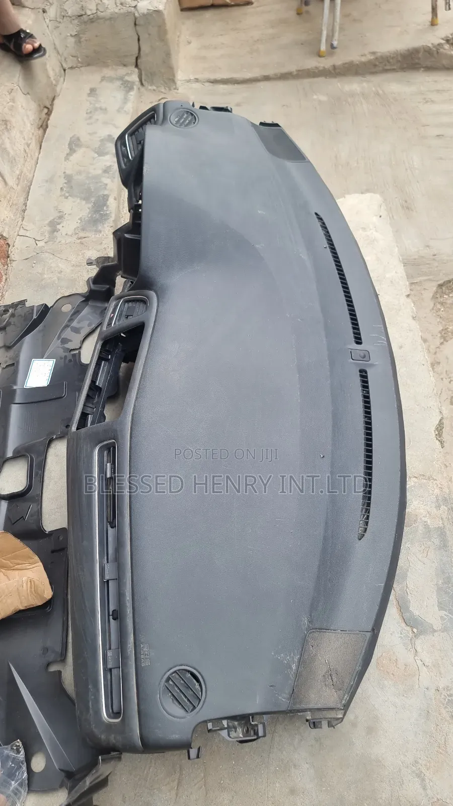 Dashboard and Steering Airbag