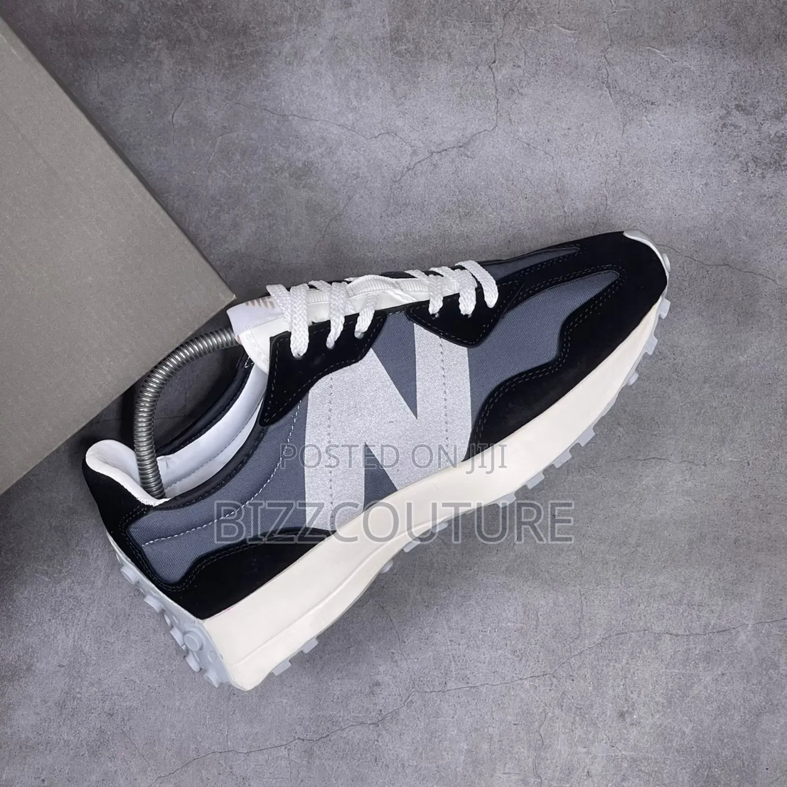 Original NEW BALANCE BLACK WHITE 327 Available in Store