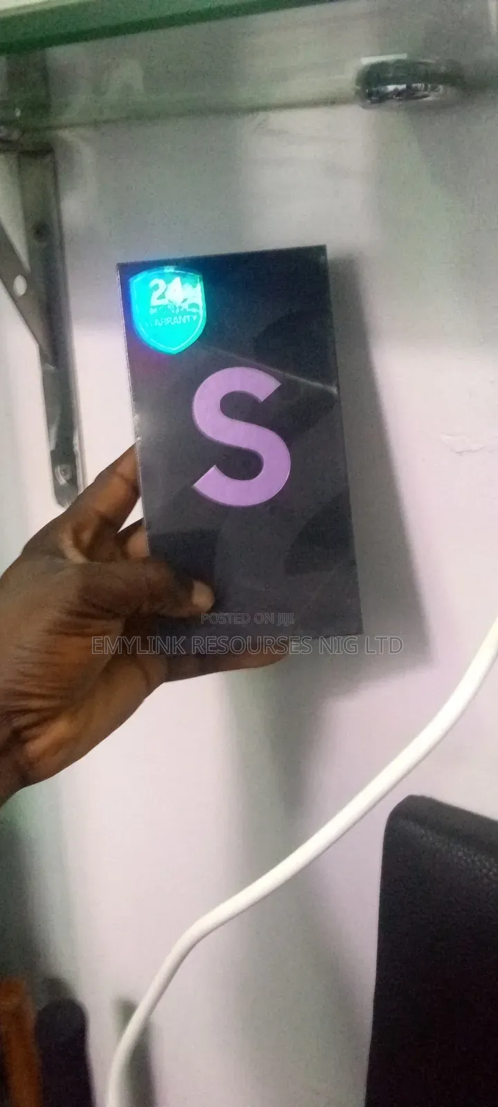 New Samsung Galaxy S22 5G 128 GB Purple