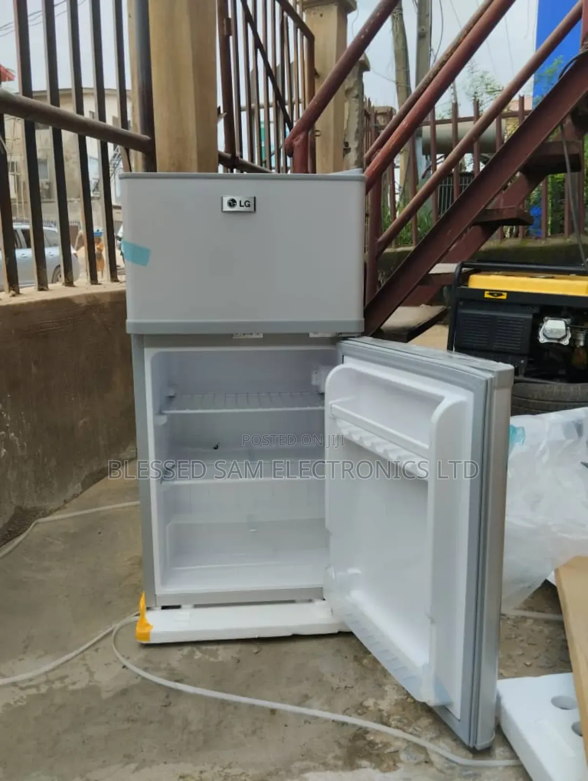 Original >Lg Double Door 110l Fridge Fast Ice Maker > 2 Yrs