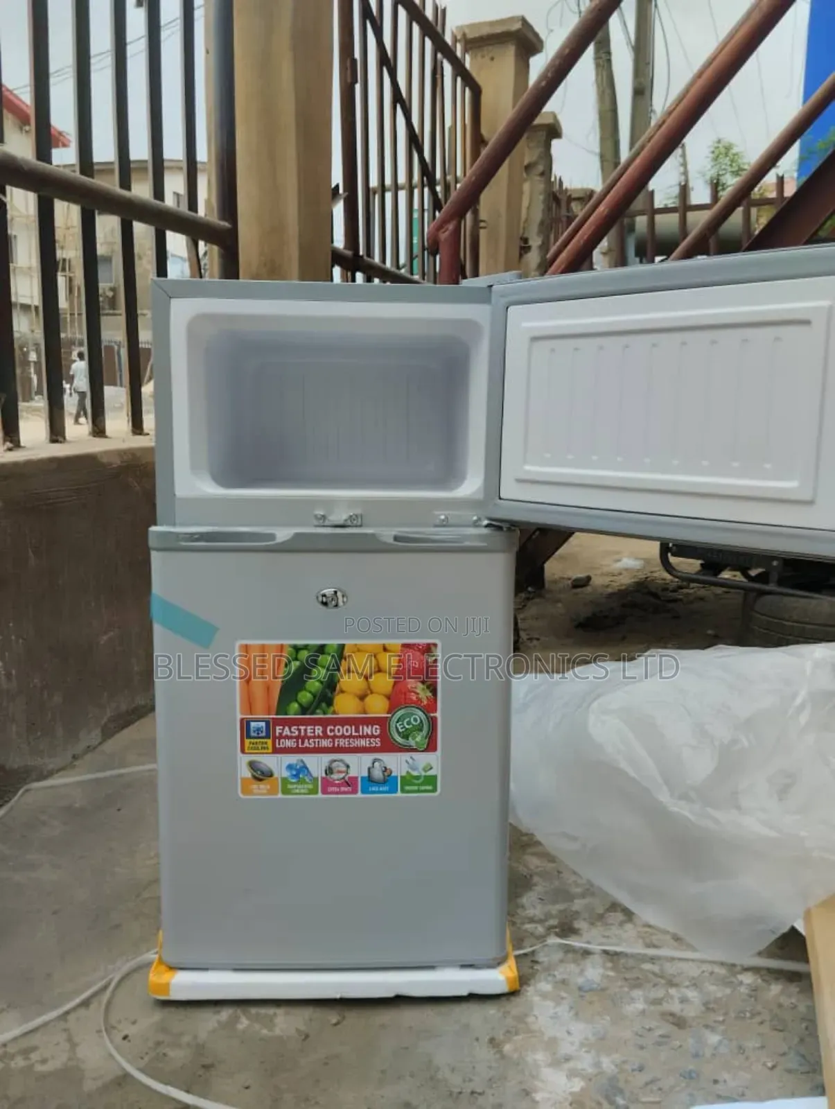 Original >Lg Double Door 110l Fridge Fast Ice Maker > 2 Yrs