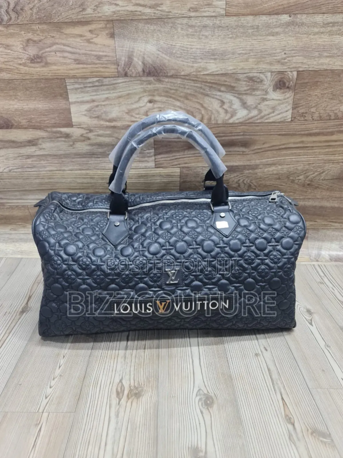 Original LOUIS VUITTON Leather Bags Available in Store