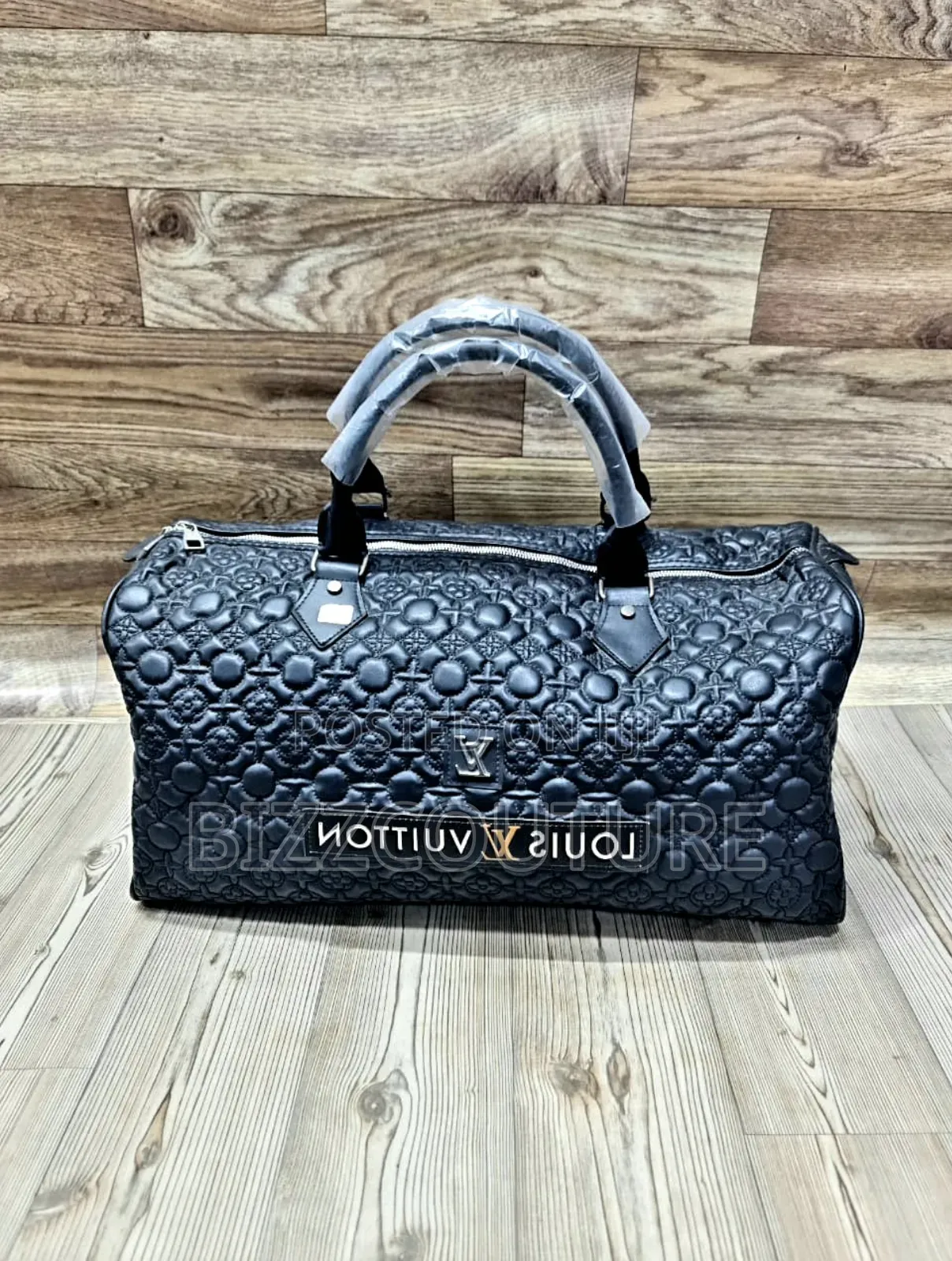 Original LOUIS VUITTON Leather Bags Available in Store