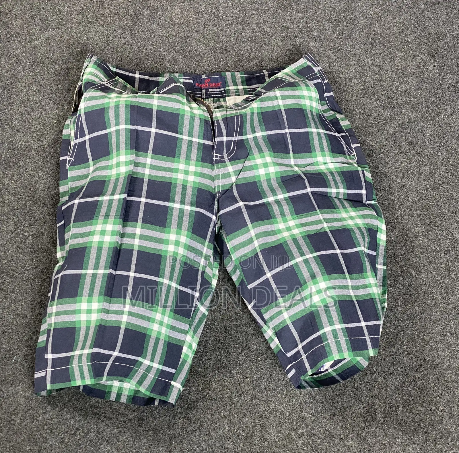 Checkered Simple Men’S Shorts “32”