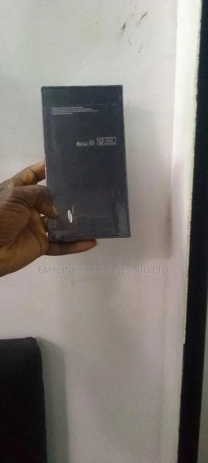 New Samsung Galaxy S22 5G 256 GB Green