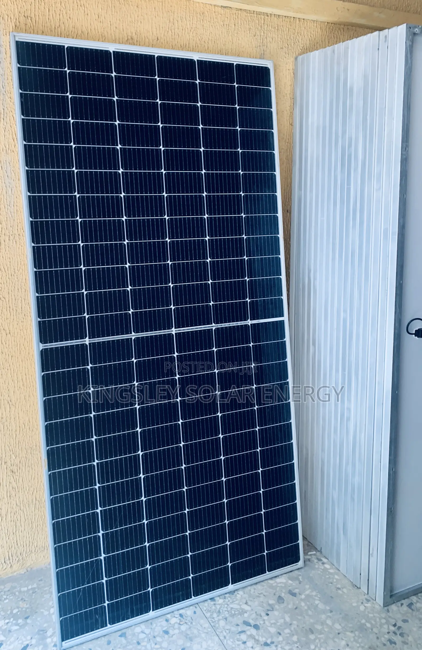Jinko Solar Panel (Halfcut)Mono 600watts