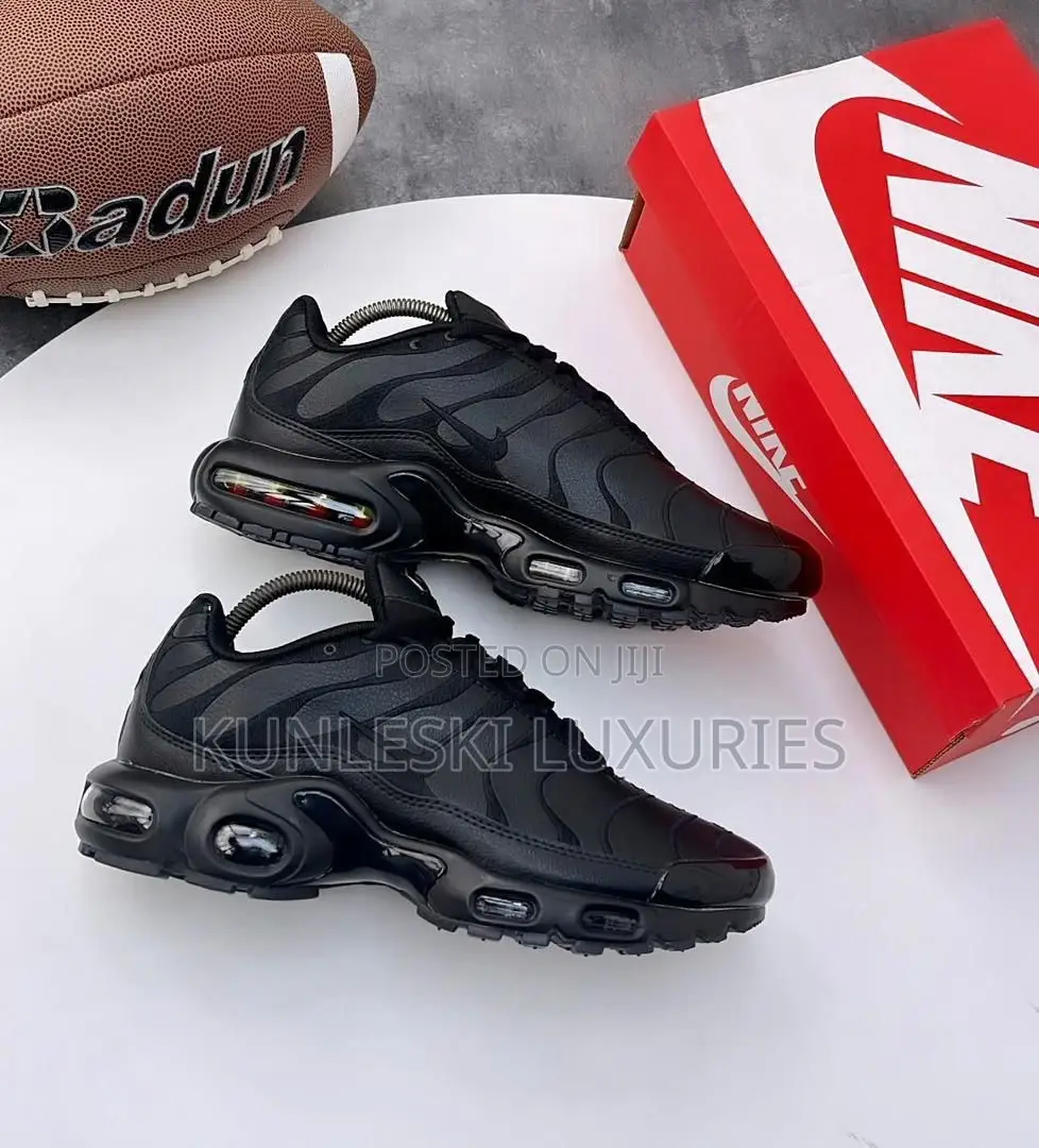 Original Nike Air Max Plus TN Triple Black Sneakers