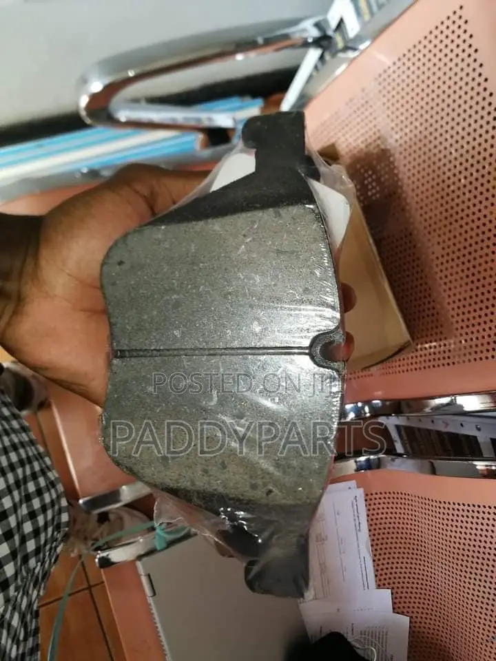 BMW 750i Brake Pads (Ceramic)