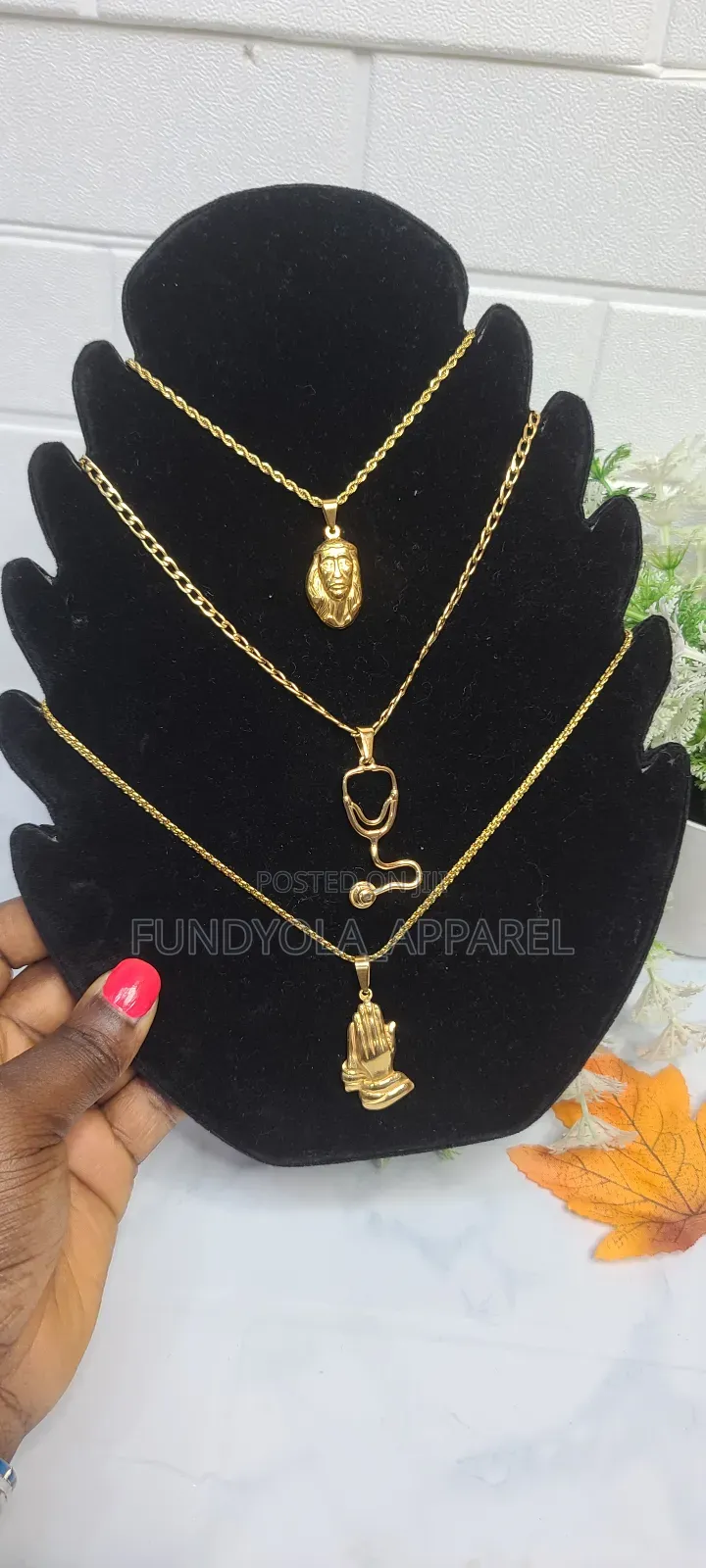 Gold Pure Stainless Steel Chain and Pendant Set