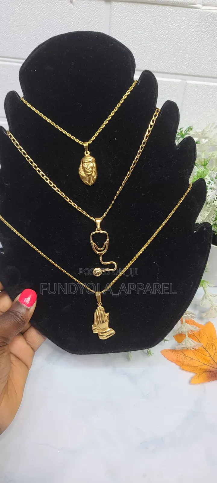 Gold Pure Stainless Steel Chain and Pendant Set