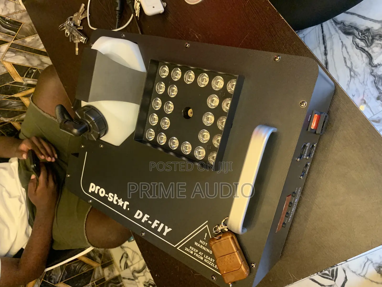 LED Smoke Machine (Upwards Smoke Machine)