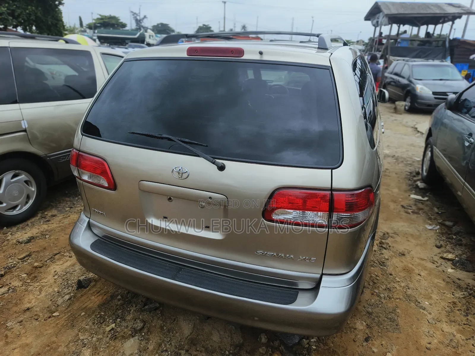 Toyota Sienna XLE 2002 Gold