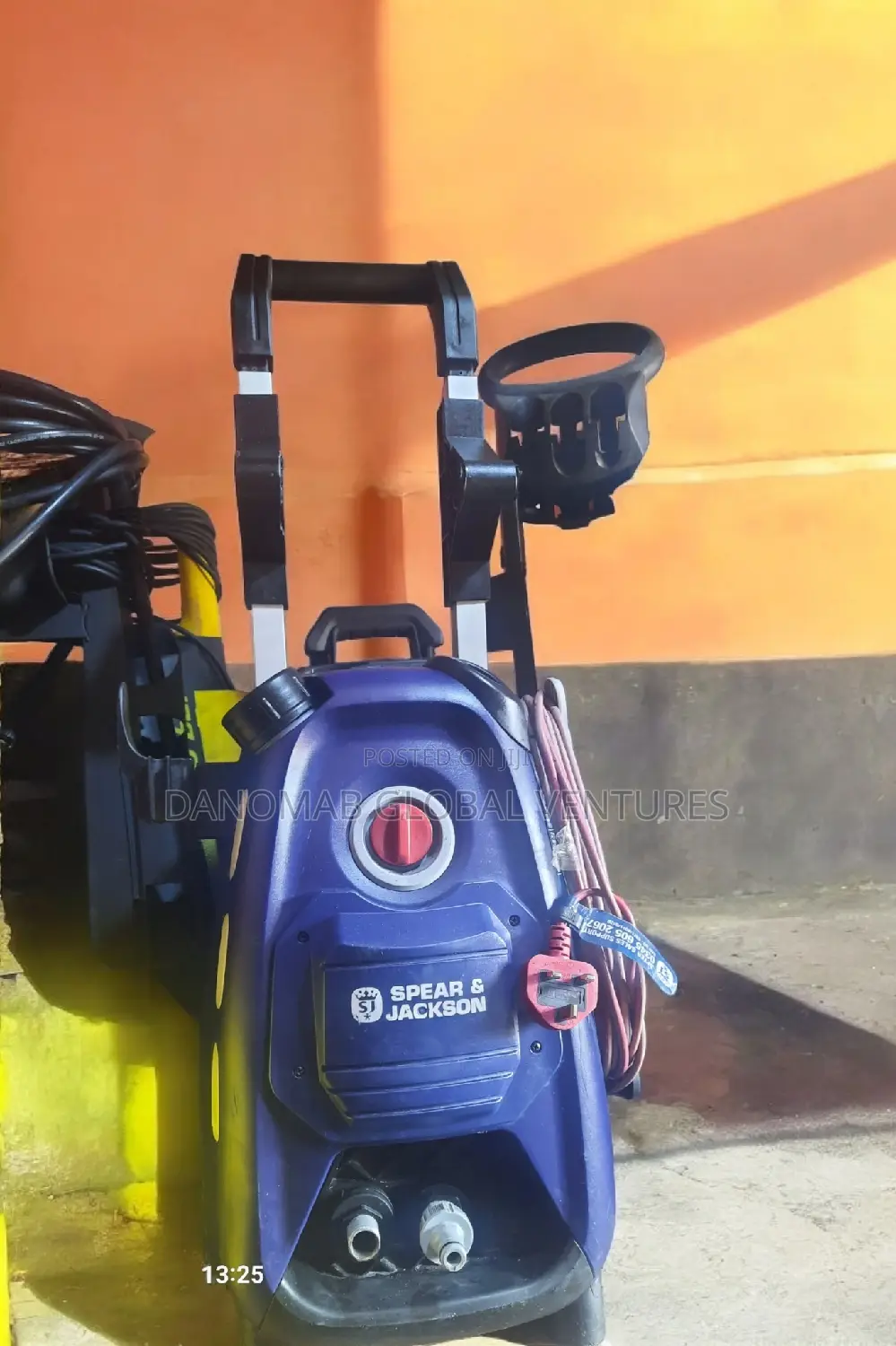 Spear and Jackson Highpressure Washer With Inbuilt Soap Tank