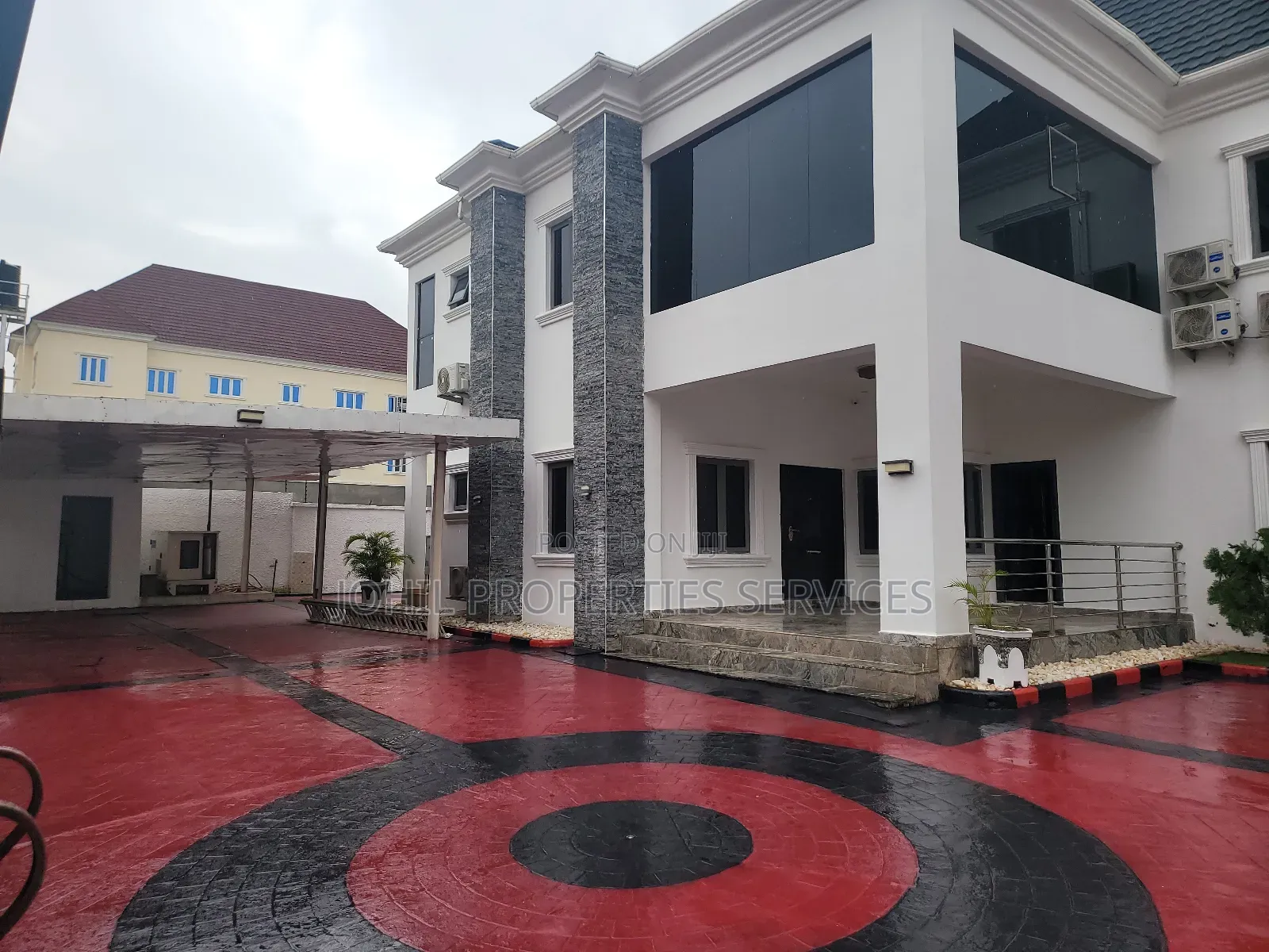 5bdrm Duplex in Guzape District for sale