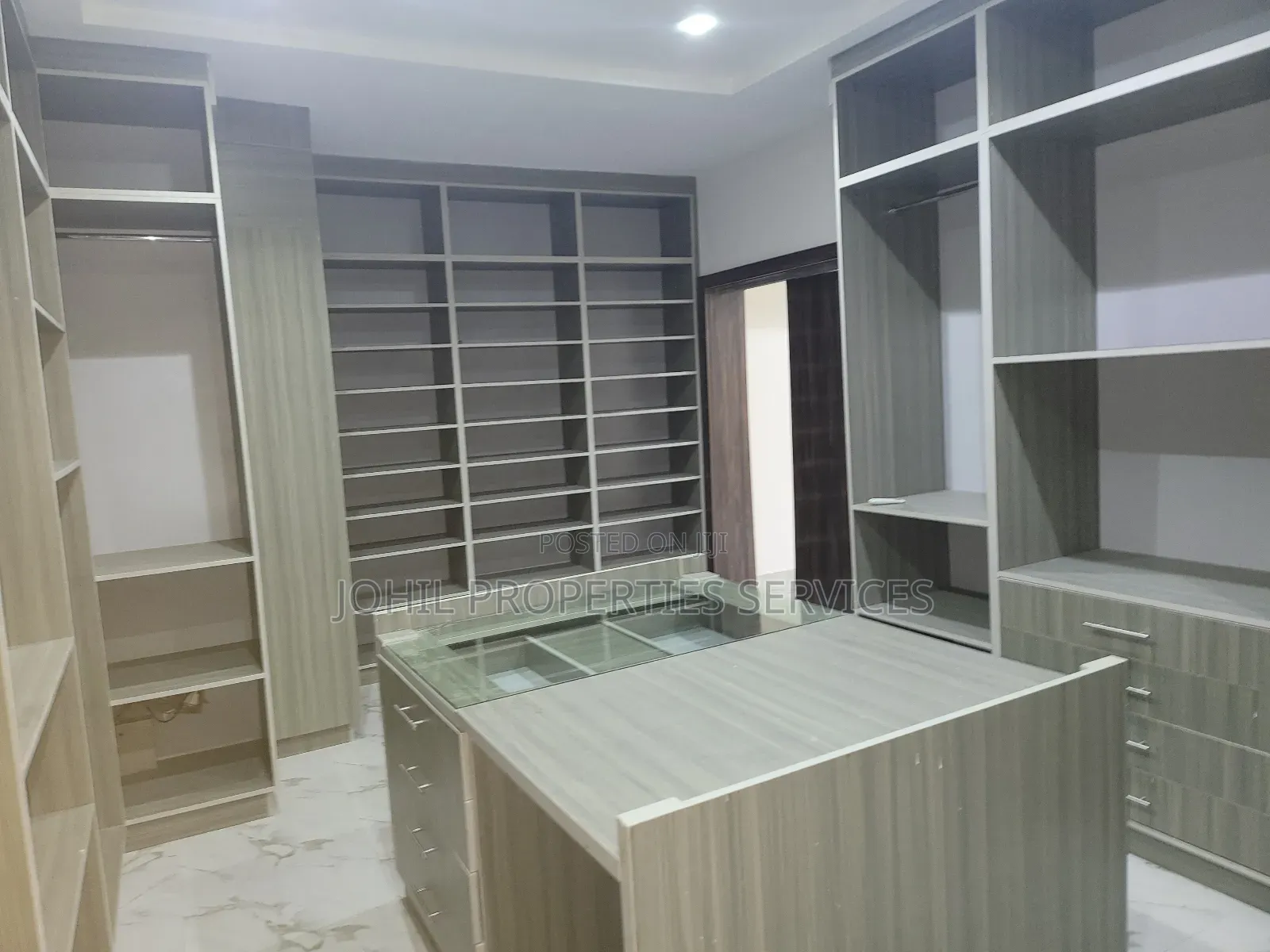 5bdrm Duplex in Guzape District for sale