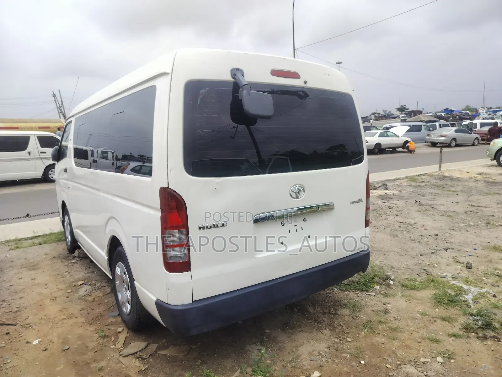 Toyota HiAce 2013 White